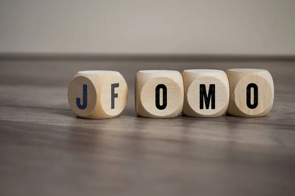 Difference between JOMO and FOMO